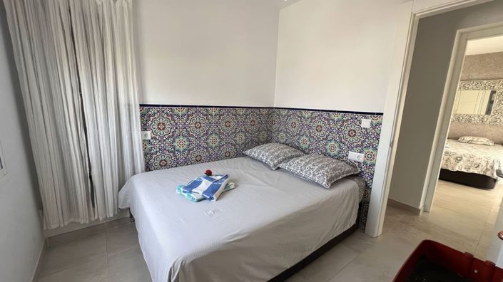 Image No.18-4 Bed Townhouse for sale