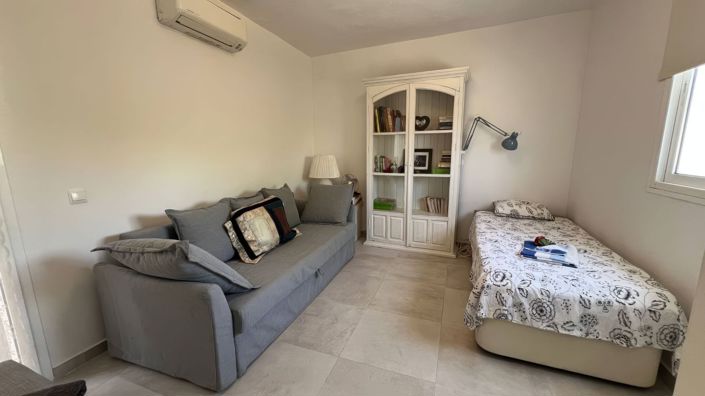 Image No.19-4 Bed Townhouse for sale