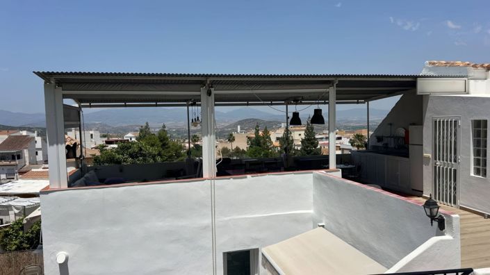 Image No.2-4 Bed Townhouse for sale