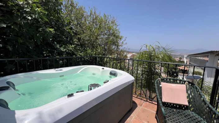 Image No.3-4 Bed Townhouse for sale