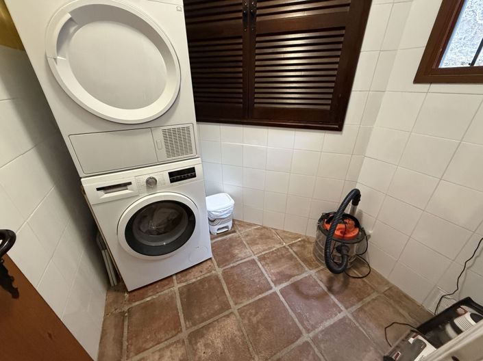 Image No.10-3 Bed Townhouse for sale