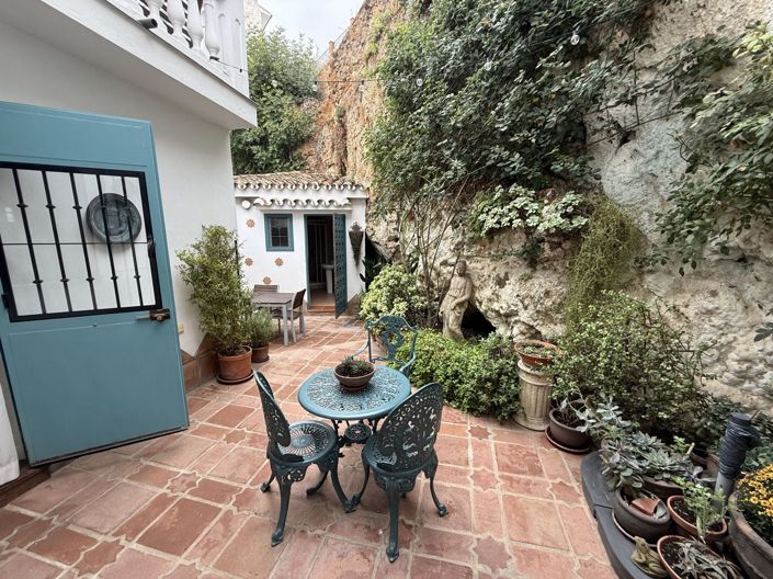 Image No.2-3 Bed Townhouse for sale