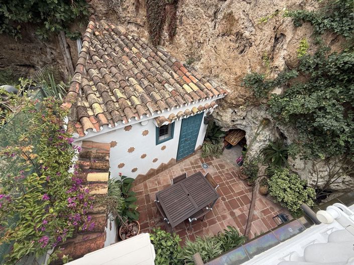 Image No.21-3 Bed Townhouse for sale