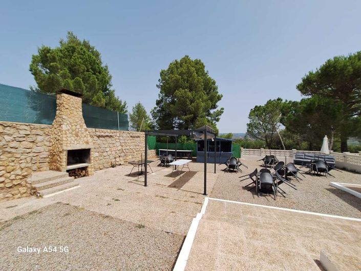 Image No.31-9 Bed Commercial for sale