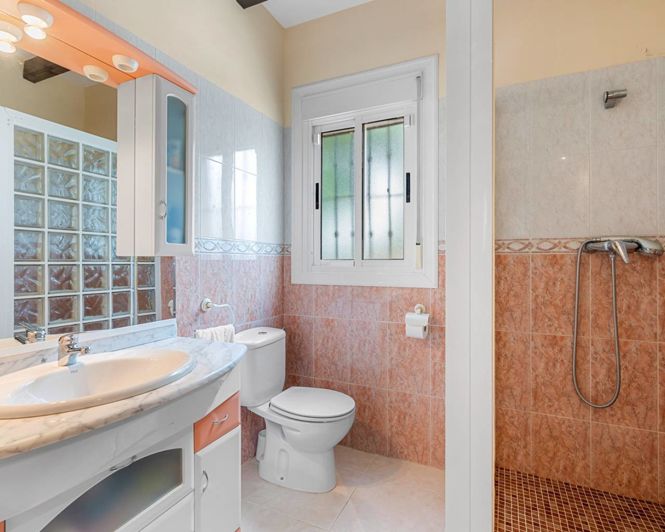 Image No.13-2 Bed Bungalow for sale