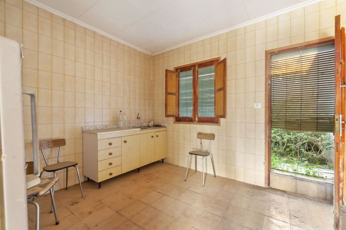 Image No.13-4 Bed Country House for sale