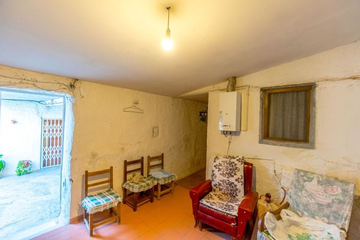 Image No.20-4 Bed Country House for sale