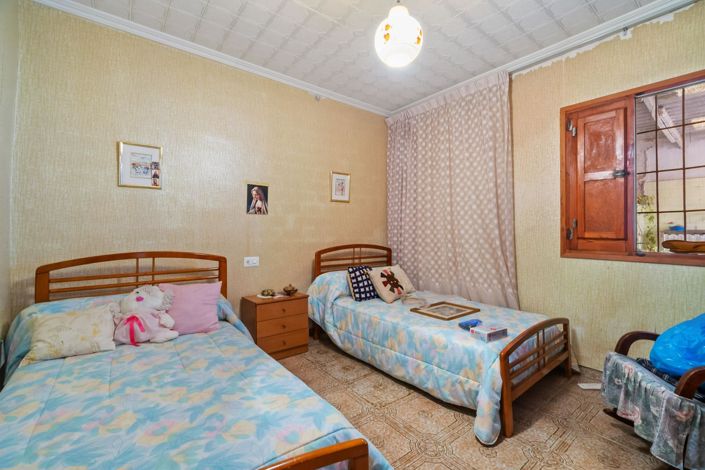 Image No.6-4 Bed Country House for sale