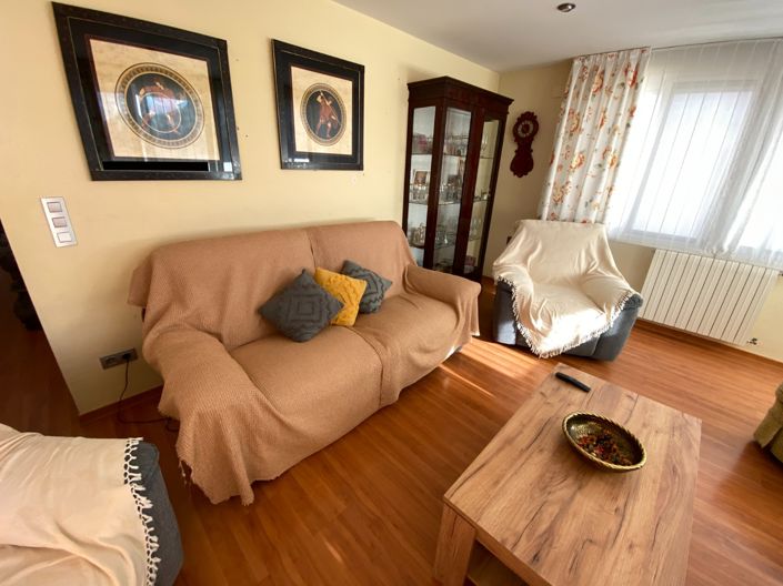 Image No.20-3 Bed Townhouse for sale