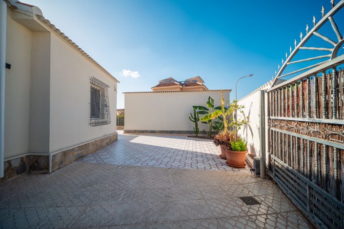 Image No.15-4 Bed Villa for sale