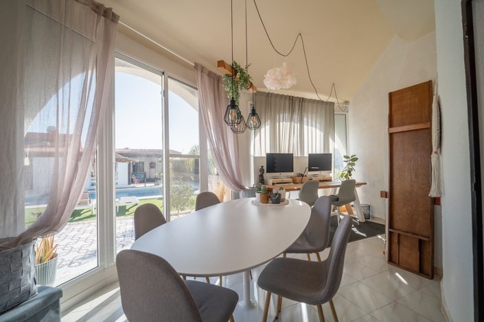 Image No.3-4 Bed Villa for sale