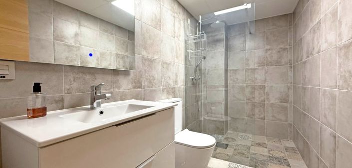 Image No.10-1 Bed Commercial for sale