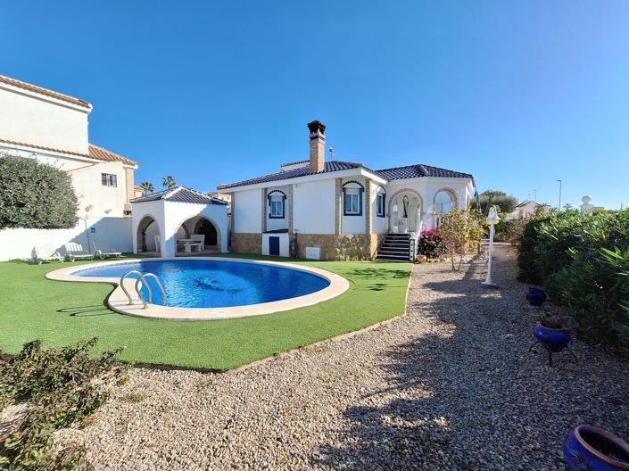 Image No.1-4 Bed Villa for sale