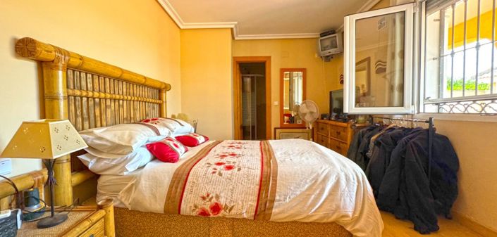 Image No.31-6 Bed Villa for sale