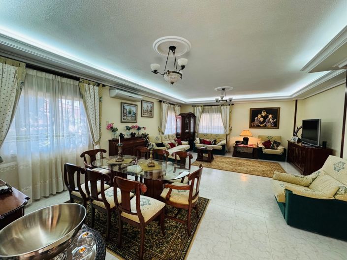 Image No.3-5 Bed Villa for sale