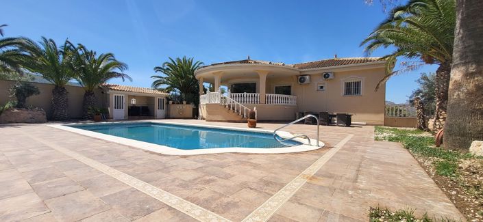 Image No.1-3 Bed Villa for sale