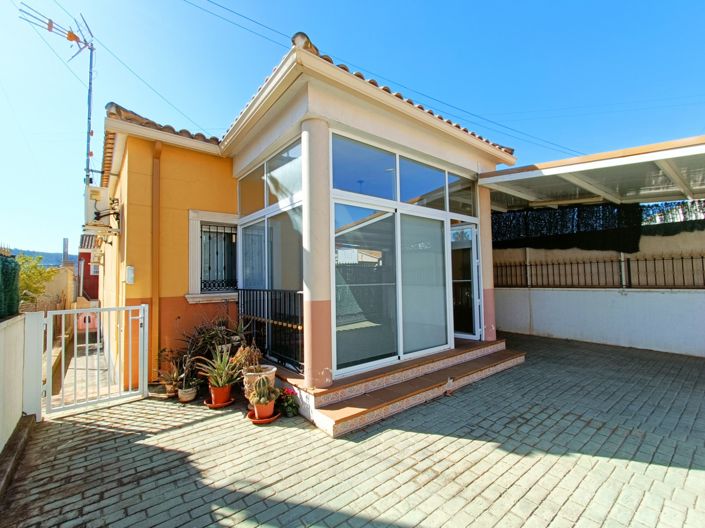 Image No.1-3 Bed Villa for sale