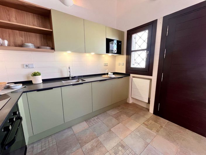 Image No.10-2 Bed Townhouse for sale