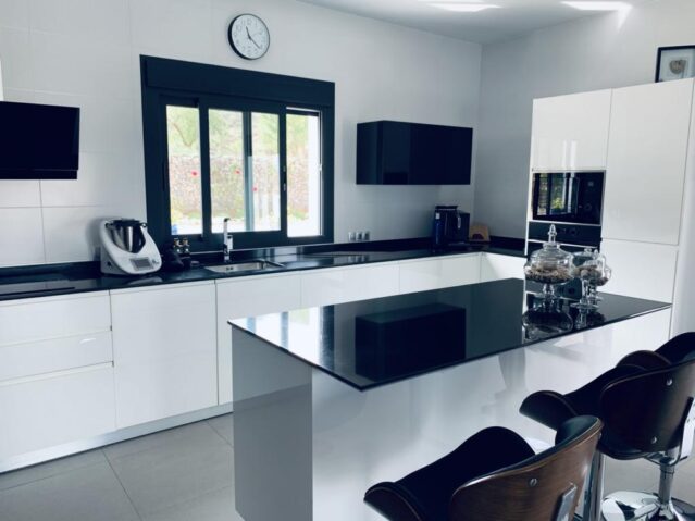 Image No.12-3 Bed Villa for sale