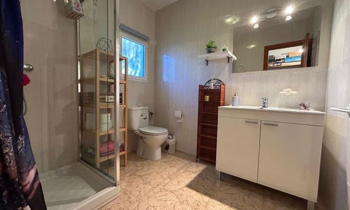 Image No.5-6 Bed Country House for sale