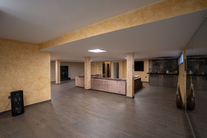 Image No.30-5 Bed Villa for sale