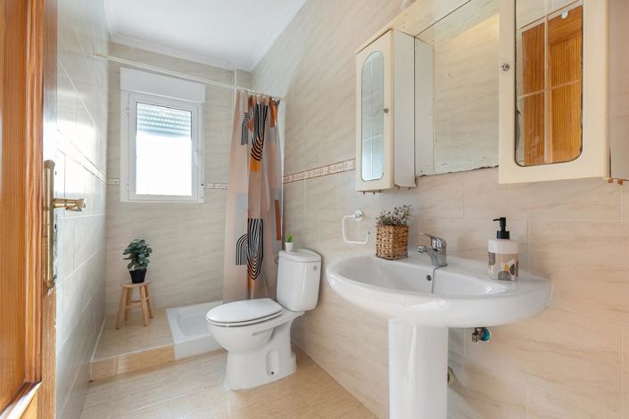 Image No.30-5 Bed Villa for sale