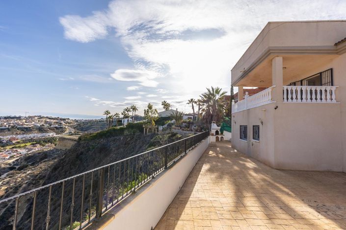 Image No.44-5 Bed Villa for sale