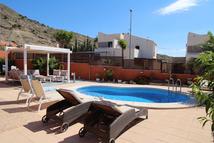 Image No.3-3 Bed Villa for sale