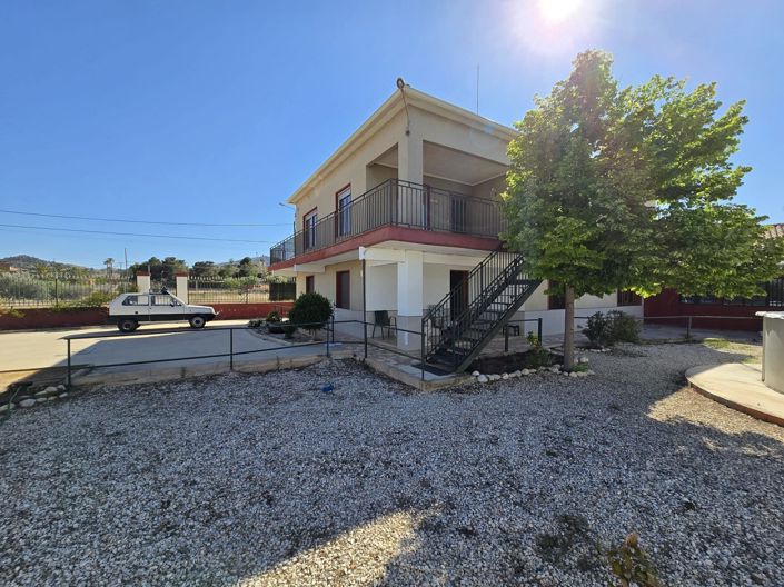 Image No.2-6 Bed Villa for sale