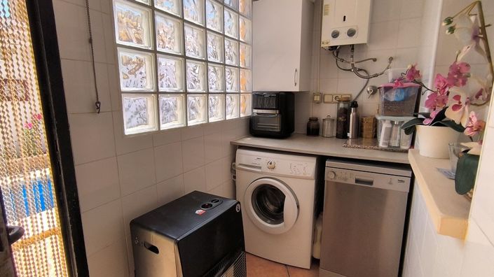 Image No.10-2 Bed Villa for sale