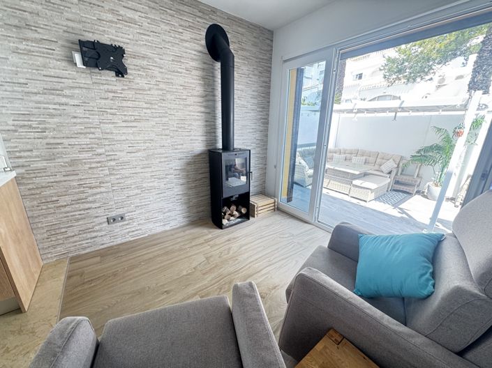 Image No.10-3 Bed Villa for sale