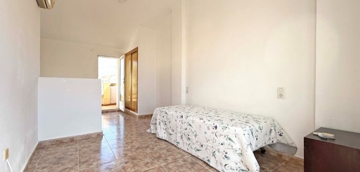 Image No.12-3 Bed Villa for sale