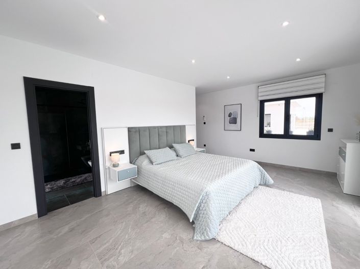 Image No.16-4 Bed Villa for sale