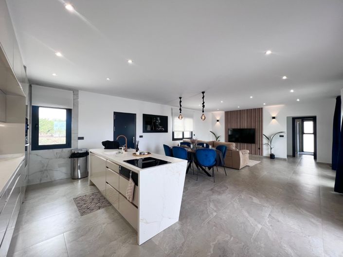 Image No.3-4 Bed Villa for sale