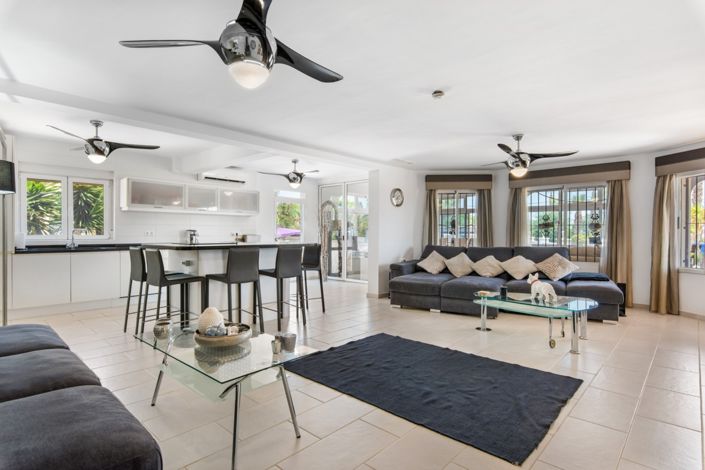 Image No.11-4 Bed Country House for sale