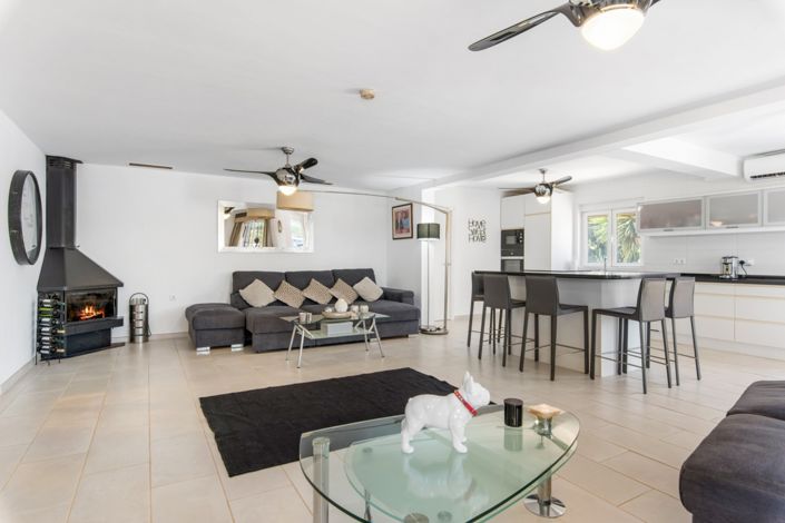 Image No.12-4 Bed Country House for sale