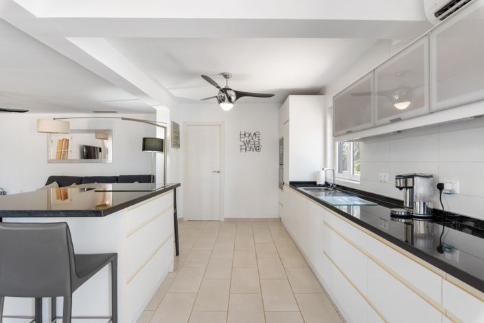 Image No.7-4 Bed Country House for sale