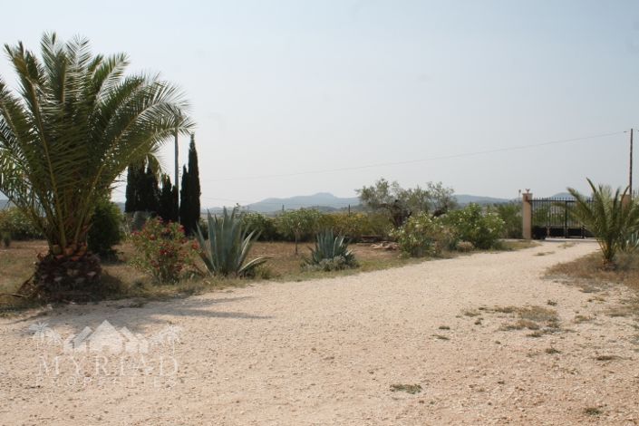 Image No.12-4 Bed Country House for sale