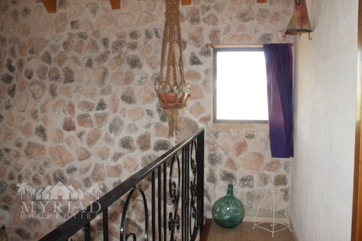 Image No.17-4 Bed Country House for sale