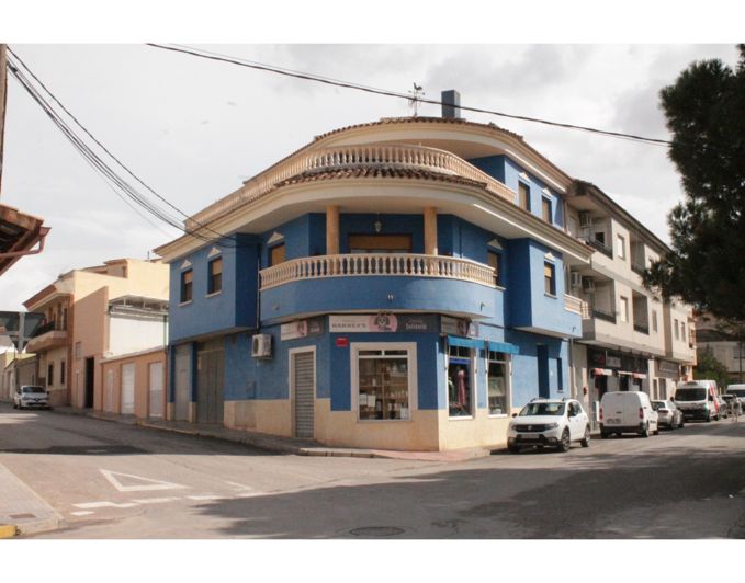 Image No.1-5 Bed Townhouse for sale