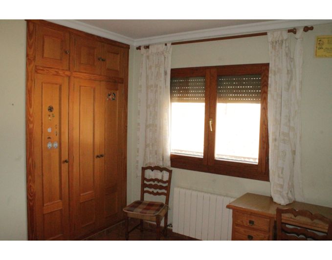 Image No.29-5 Bed Townhouse for sale