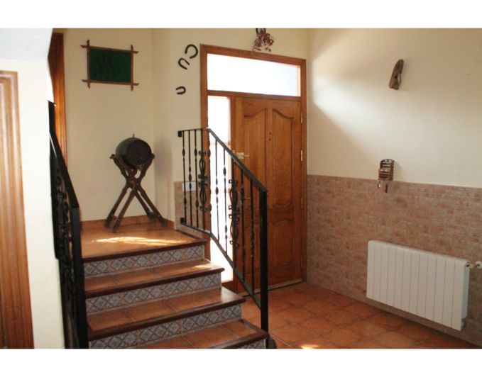 Image No.9-5 Bed Townhouse for sale