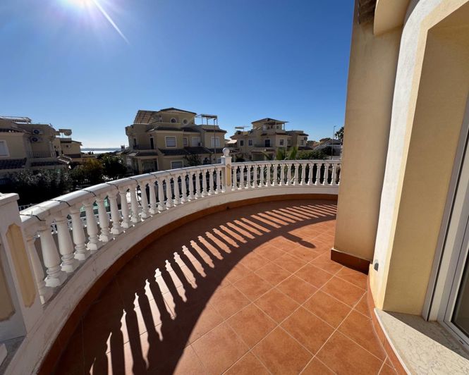 Image No.22-4 Bed Villa for sale