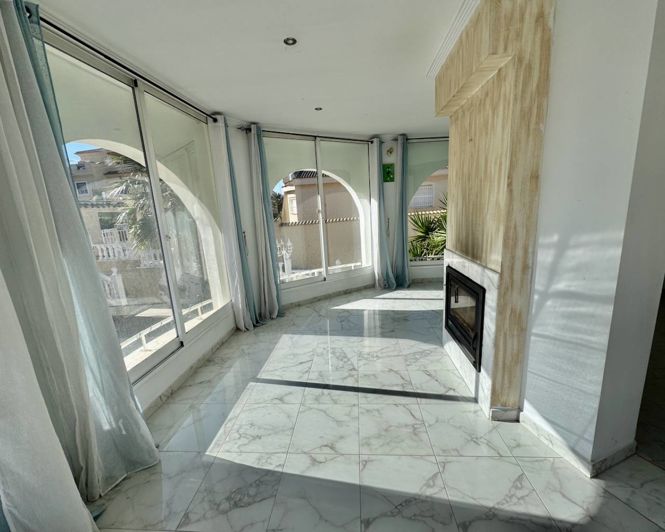 Image No.8-4 Bed Villa for sale