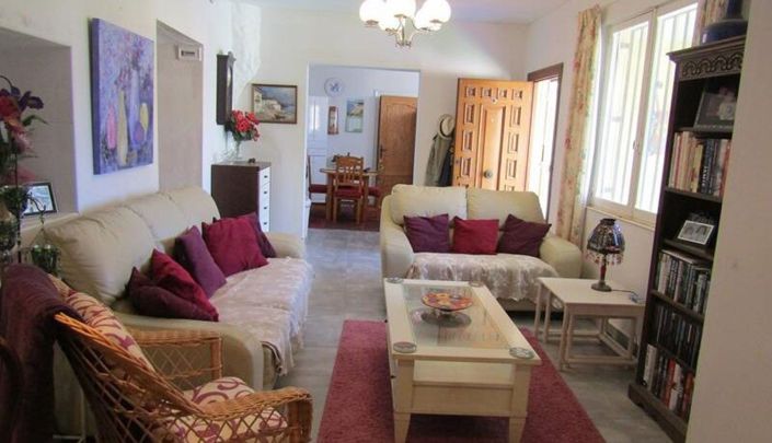 Image No.19-3 Bed House for sale