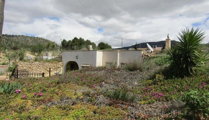 Image No.6-3 Bed House for sale