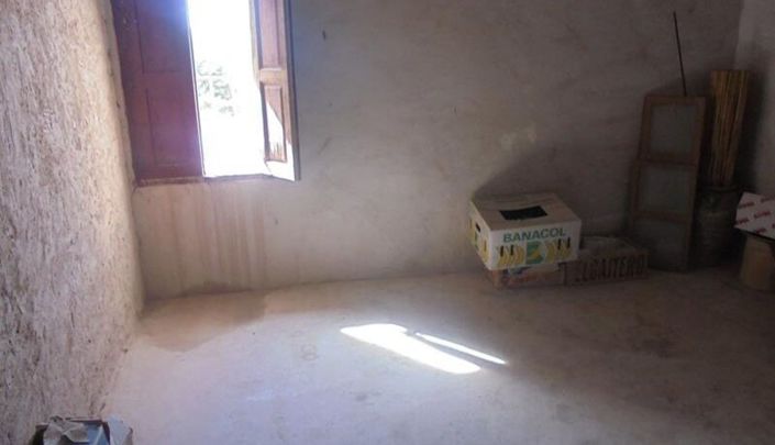 Image No.4-6 Bed Country House for sale