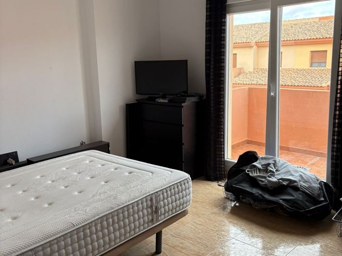 Image No.12-4 Bed Townhouse for sale