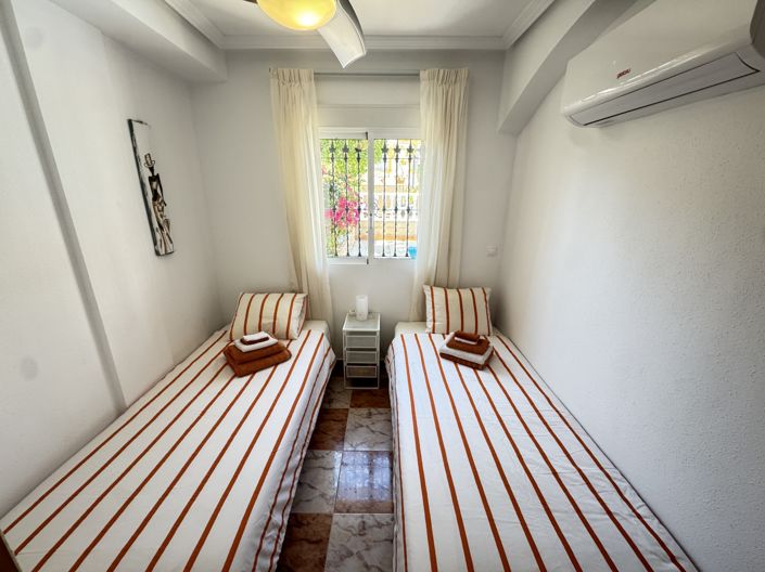 Image No.13-3 Bed Townhouse for sale