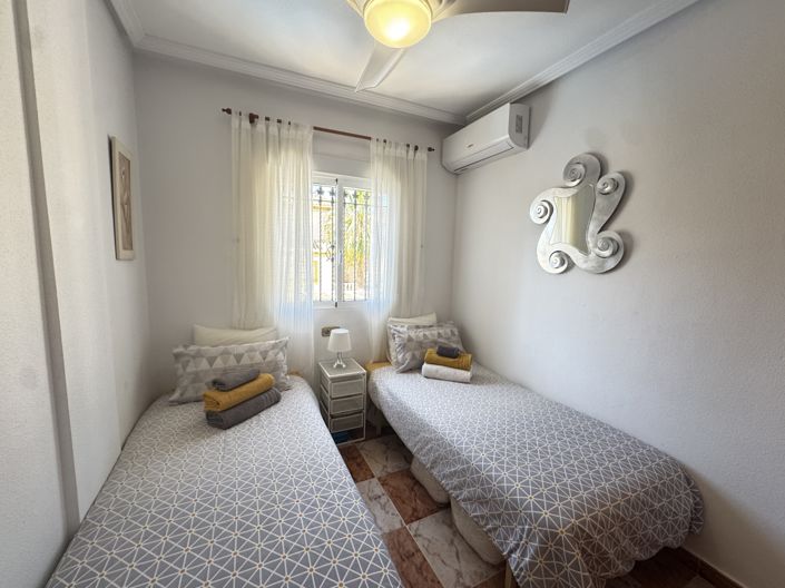 Image No.19-3 Bed Townhouse for sale